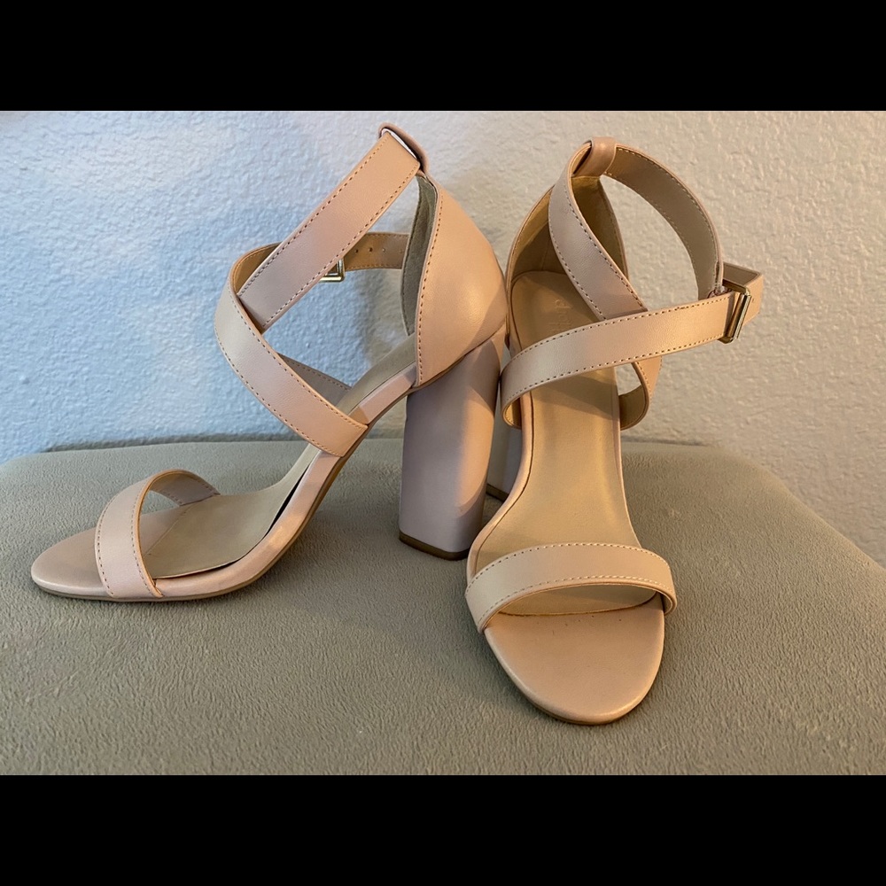 Pink/nude strapped heels